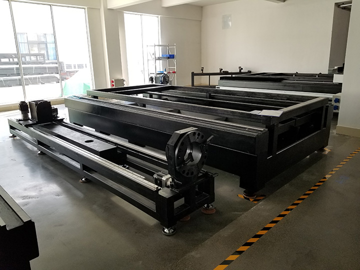 metal sheet and pipe fiber laser cutter