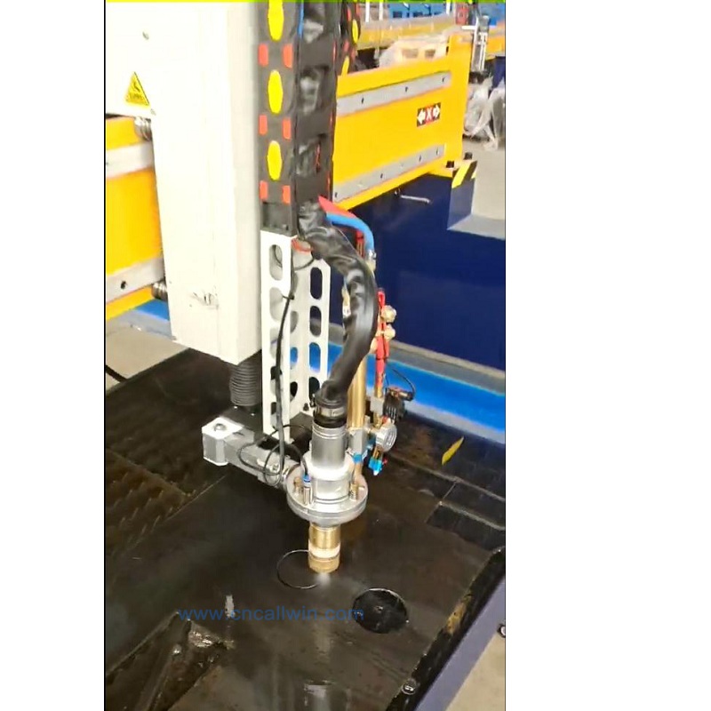 CNC Plasma Gantry Cutter With Fine Spray Gun
